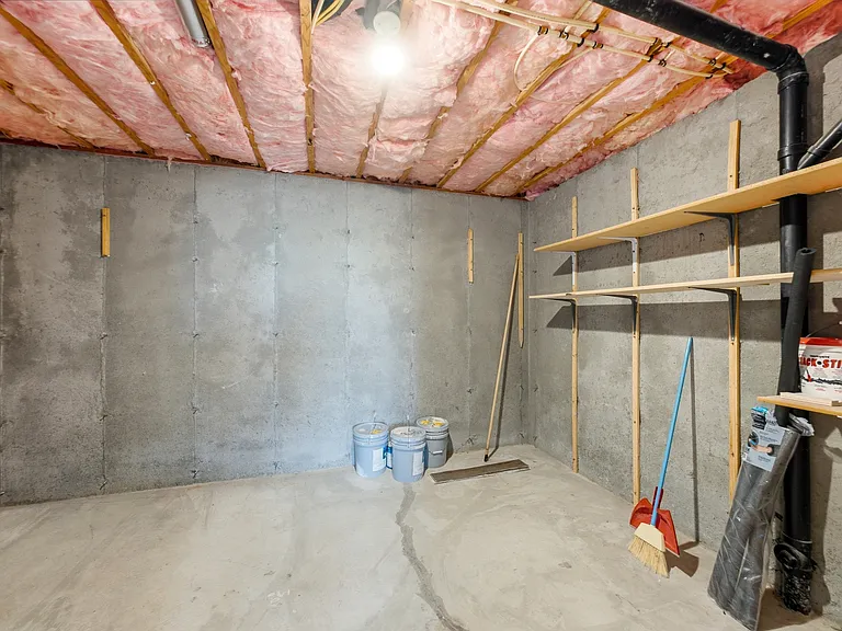 722 W Webb Rd — Photo 44