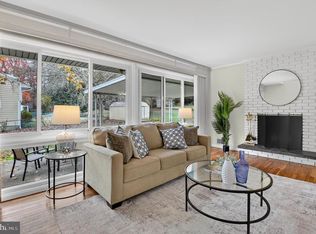 827 Crothers Ln, Rockville, MD 20852