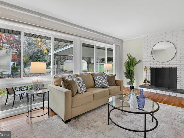 827 Crothers Ln, Rockville, MD 20852