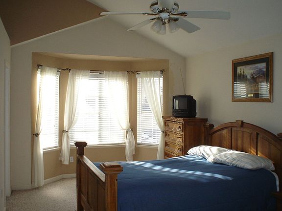 5th image of 12112 Applewood Ct