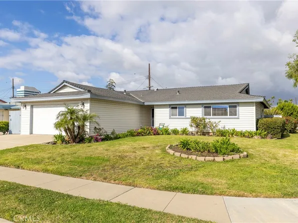 8201 Valencia Dr, Huntington Beach, CA 92647