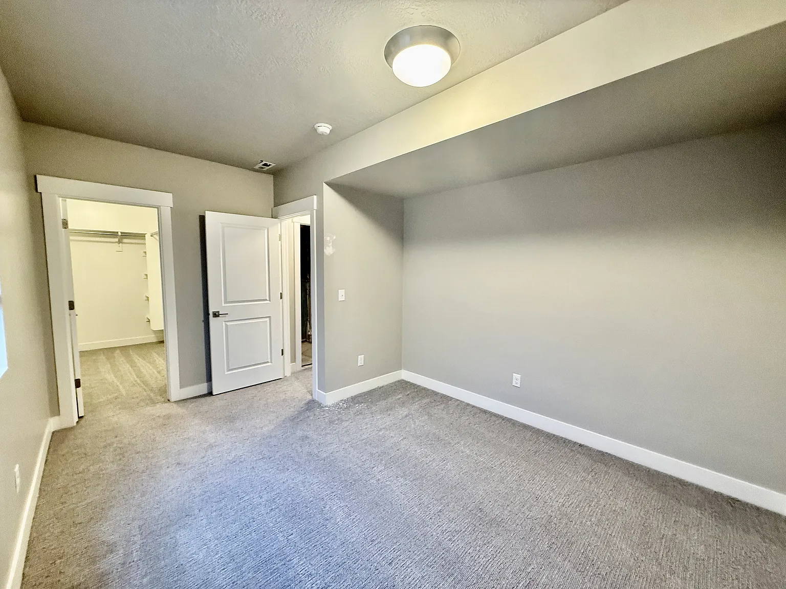 6871 South 190 East - 1 — Photo 4