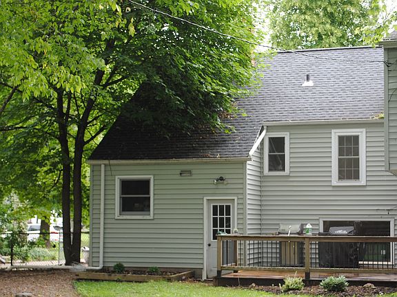 3rd image of 323 Lamarck Dr