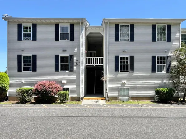18 Lexington Hl Unit 12, Harriman, NY 10926