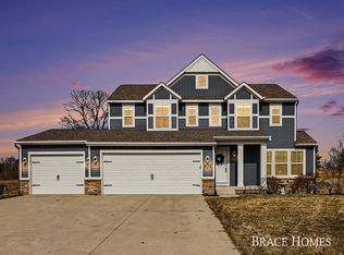 2929 E Morgan Trl NE, Rockford, MI 49341