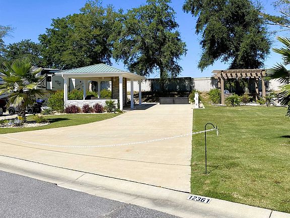 3rd image of 12361 Gateway Dr