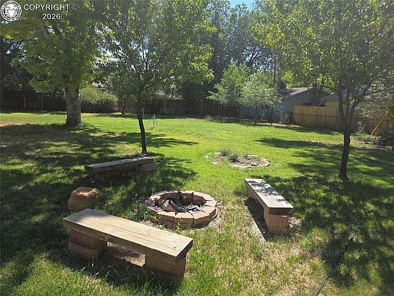 4th image of 620 Greydene Ave