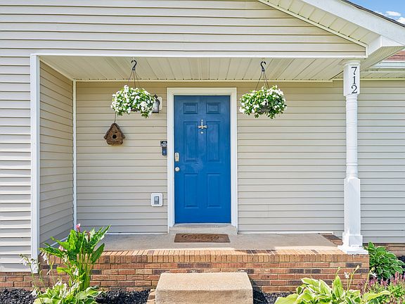 4th image of 712 Carbondale Dr