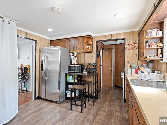 5th image of 307 Washington Avenue