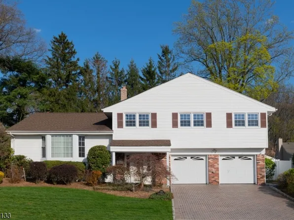 109 Dogwood Ct, Westwood Boro, NJ 07675