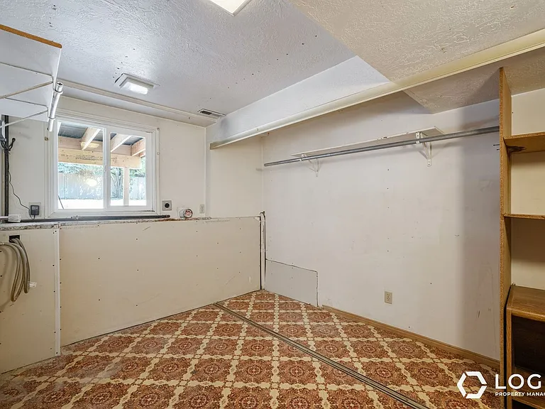 844 E 2800 N — Photo 23