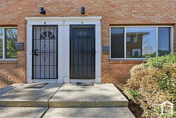 1759 Lonsdale Rd #C — Photo 2