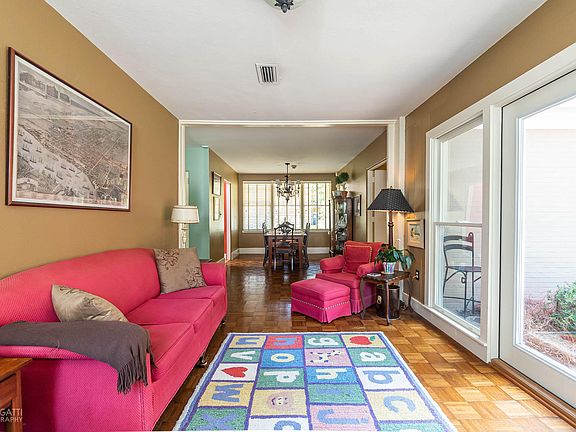 3rd image of 3145 Vista Cir