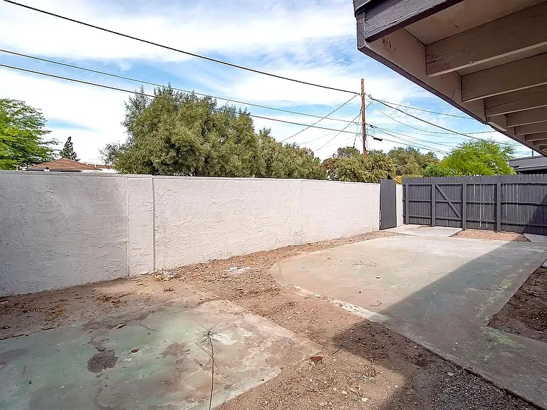 1017 E. West Circle Dr. — Photo 18