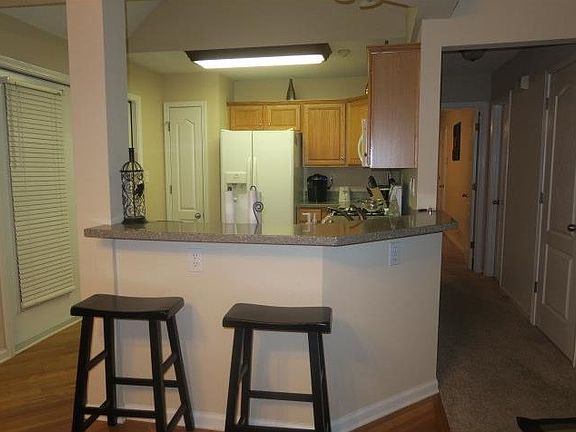 3rd image of 8633 Melrose Cir