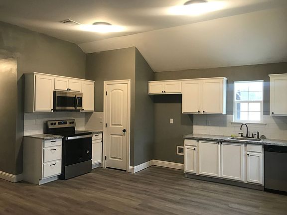 3rd image of 310 Caddo Ave