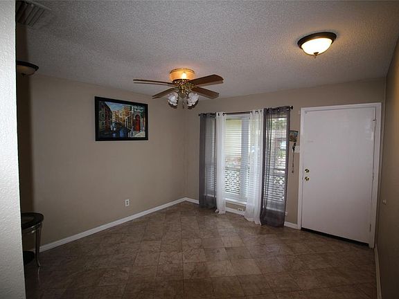 3rd image of 1501 Greentree Ln