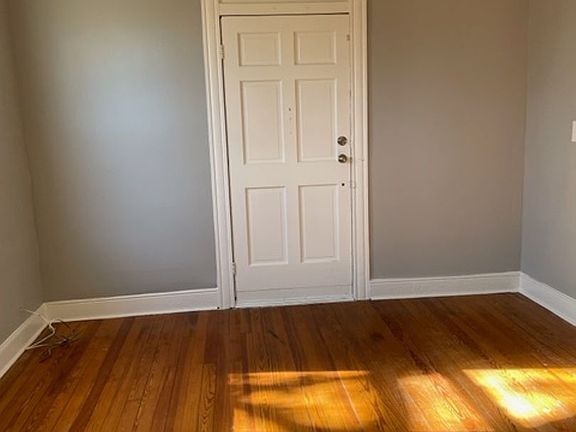 5th image of 3103 Hanes Ave