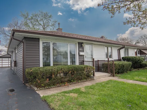 8953 S Corcoran Rd, Hometown, IL 60456