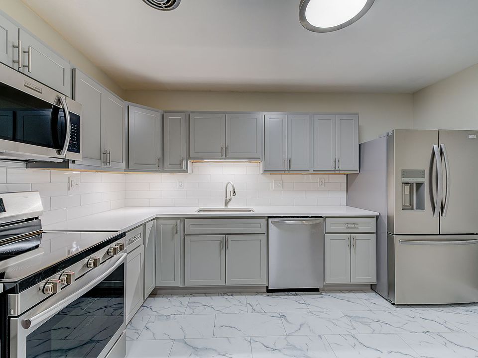 1st image of 8166 Whitburn Dr #11