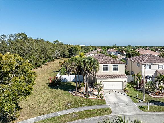 4th image of 2397 NW 158th Ln