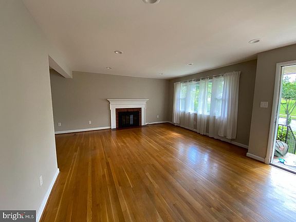 2nd image of 809 N Ashton St