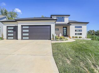 18 Macarthur Ct, Saint Charles, MO