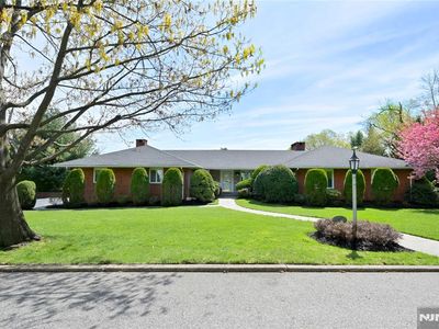 798 East Dr, Oradell, NJ, 07649
