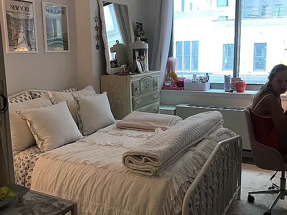 4th image of 90 William St APT 10G