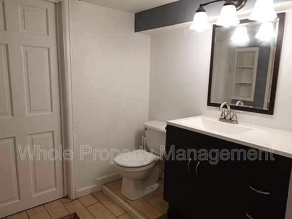 3rd image of 1433 N Milwaukee St #1