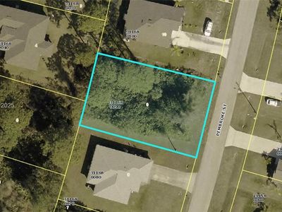 359 Pembroke St, Lehigh Acres, FL, 33974