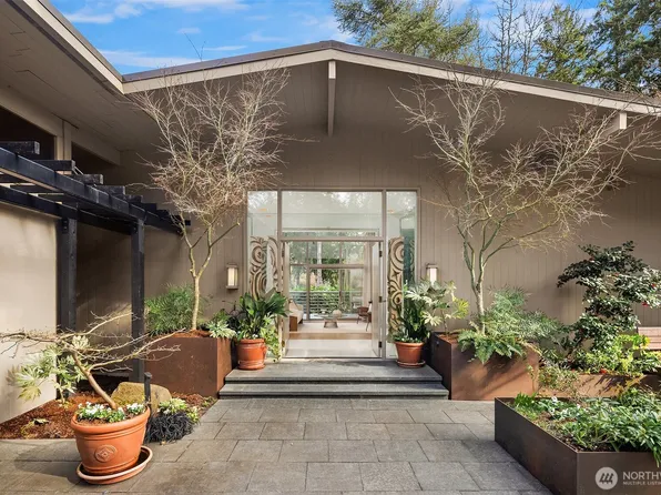 7640 NE 32nd Street, Medina, WA 98039