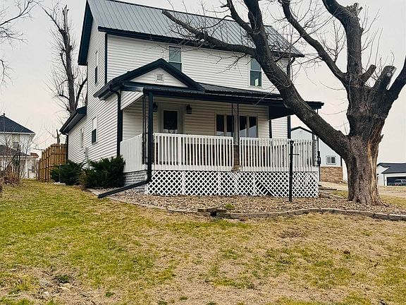 2nd image of 413 SW 3rd St