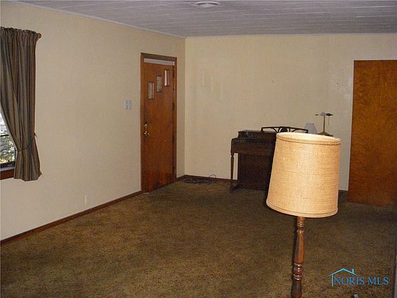 3rd image of 1213 N Township Road 21