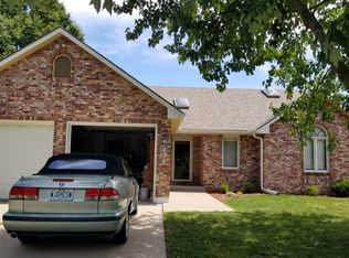 1024 NE Hunters Rdg, Lees Summit, MO 64086