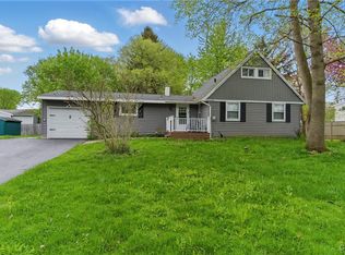 11 Bayberry Cir, Liverpool, NY 13090