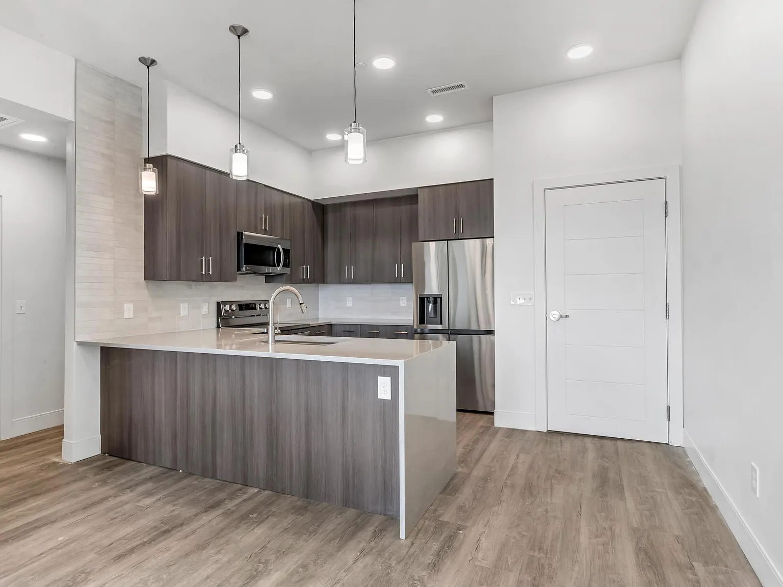 1 bed, 600 sqft, $1,500 — Photo 2