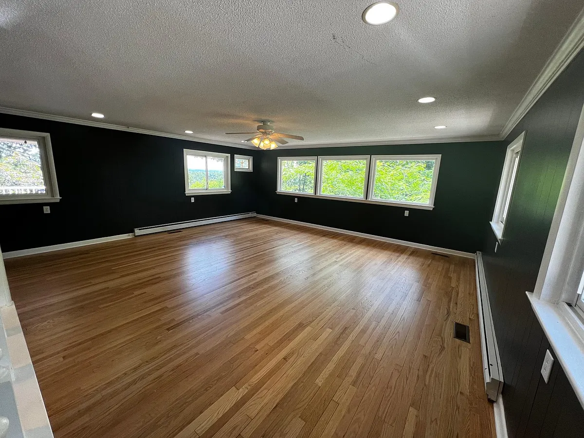 Building Photo - 826 Claremont Ct