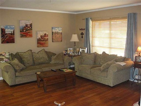 4th image of 4015 Honeysuckle Ln