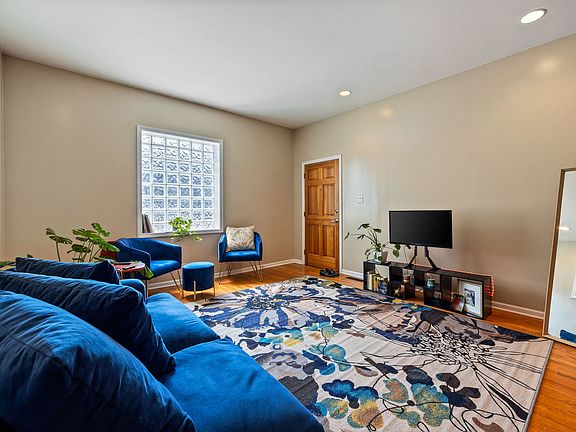 3rd image of 5028 W Lawrence Ave