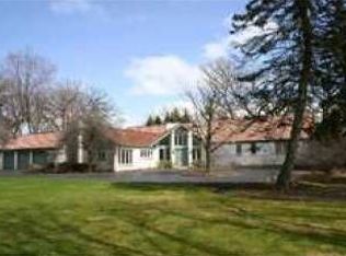 2085 Knollwood Ln, Lake Forest, IL 60045