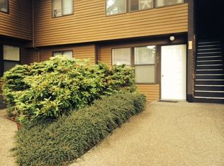 1201 SW Harrier Cir APT 105, Oak Harbor, WA 98277