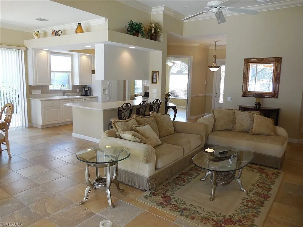 3 bed, 2.0 bath, 2000 sqft, $3,500 — Photo 2