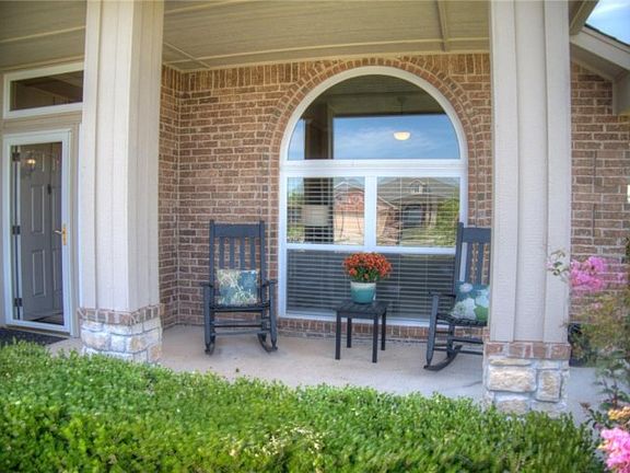 3rd image of 1916 Pelham Cir #4053217146