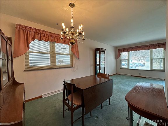 4th image of 202 Cambridge Dr