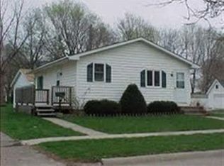 806 3rd St, La Porte City, IA 50651