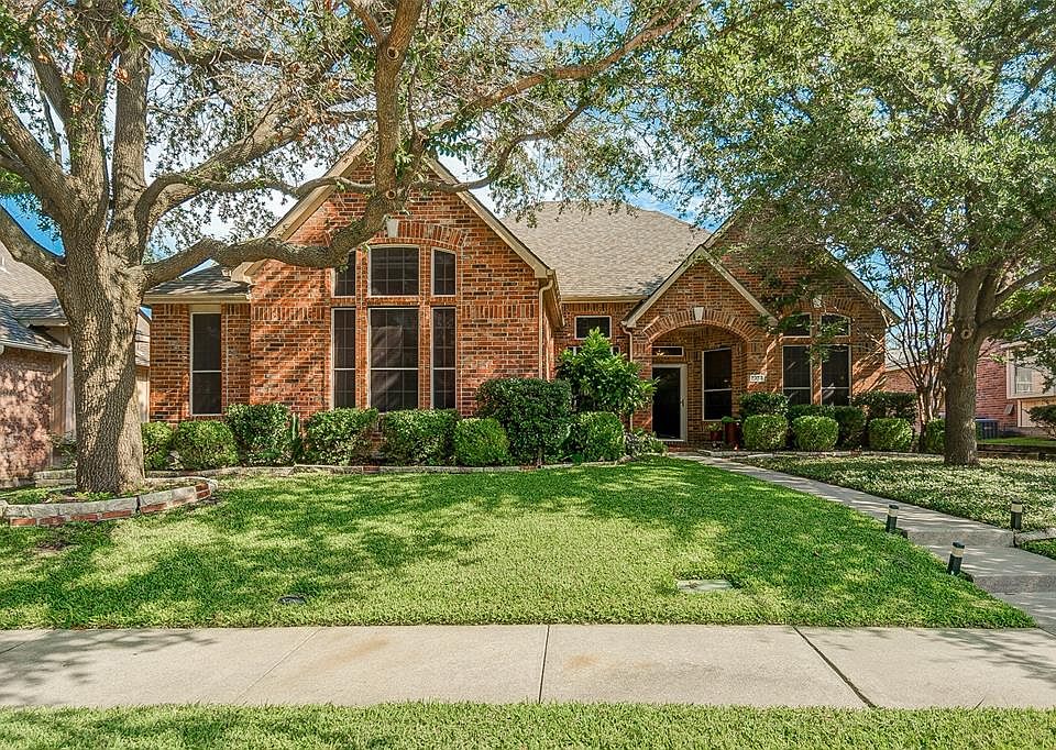 1st image of 2924 Brittany Ln