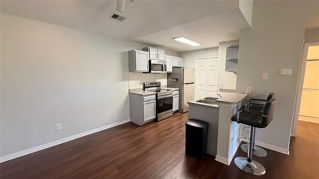 1 bed, 1.0 bath, 671 sqft, $1,500 — Photo 4