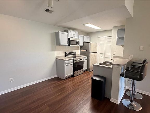 4th image of 8849 Latrec Ave #4202