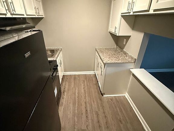 2nd image of 2082 Fairmont Ct #2